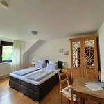 Konukevi Haus Gruenewald Zell an der Mosel