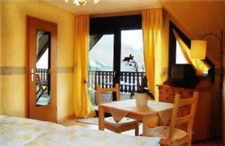 게스트하우스 Haus Gruenewald 3*