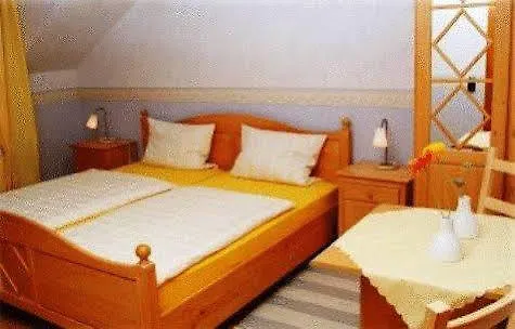 게스트하우스 Haus Gruenewald 3*